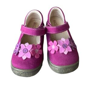 MAGGIE & ZOE Maryjane Sneakers Flower Girls Size 6 Magenta Mary Jane